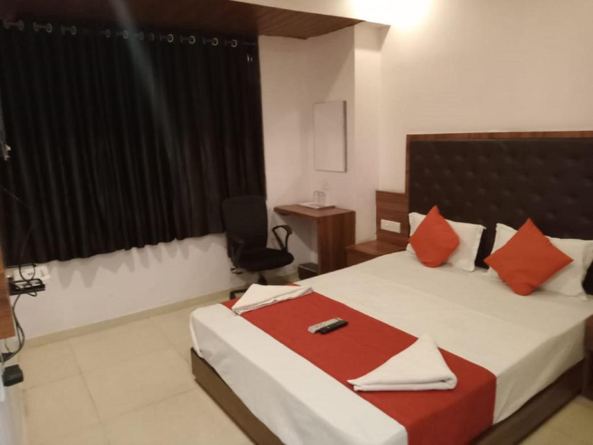 Hotel Sai Deep Lodging By Wb Inn Navi Mumbai Exterior foto